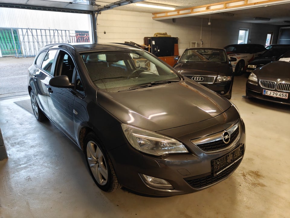Opel Astra 1,7 CDTi 125 Enjoy Sports Tourer 5d