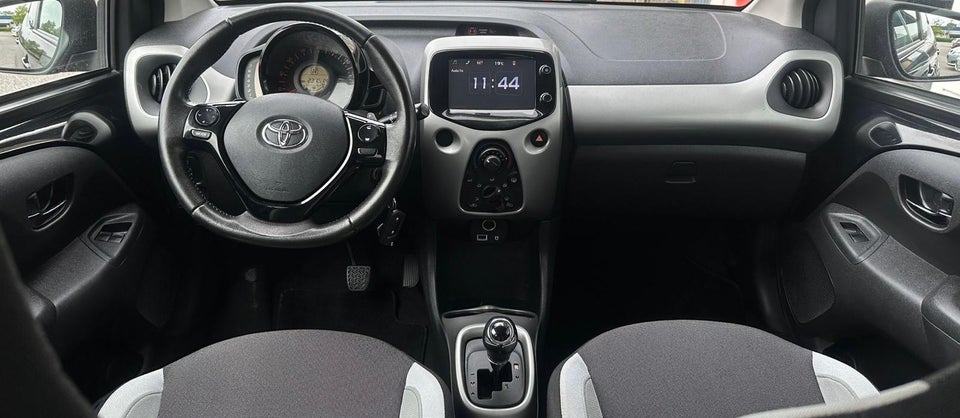 Toyota Aygo 1,0 VVT-i x-black II x-shift 5d