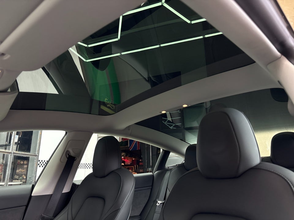 Tesla Model 3 Long Range AWD 4d