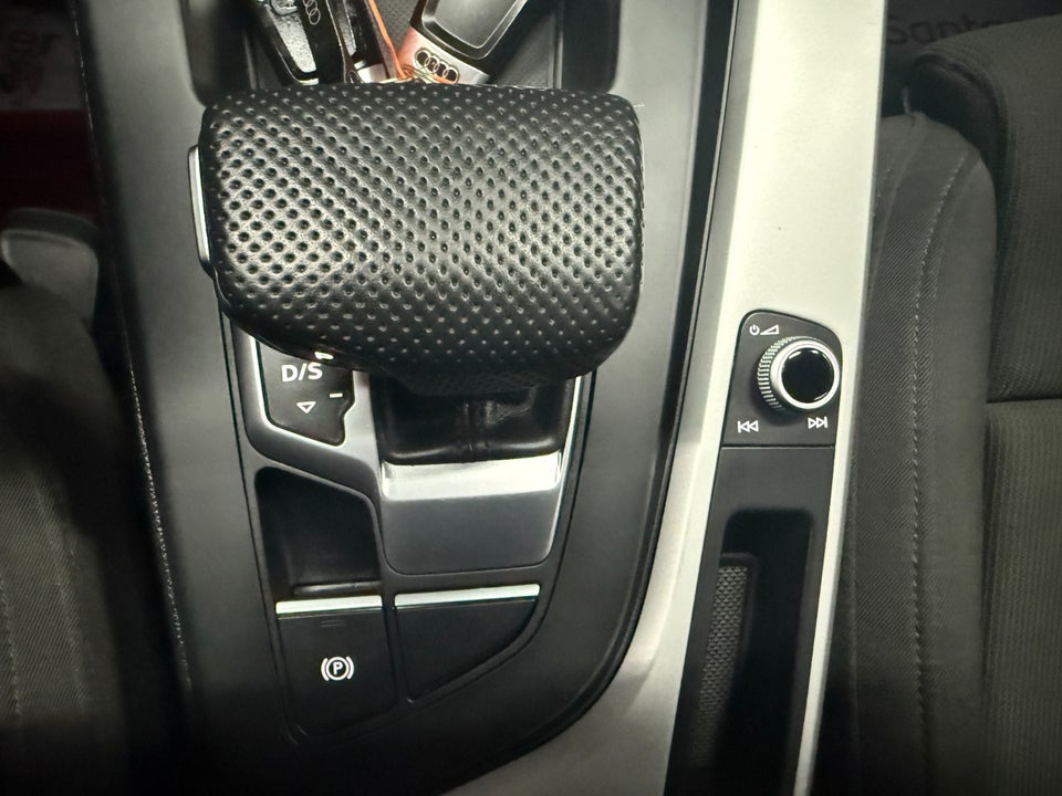 Audi A4 40 TFSi S-line plus Avant S-tr. 5d