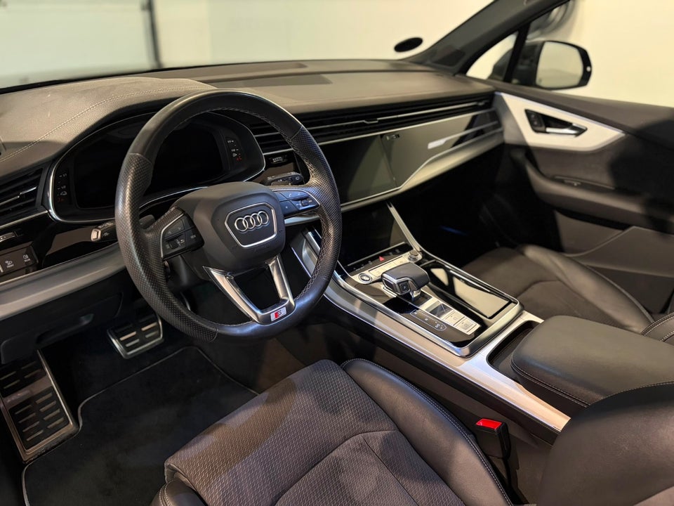 Audi Q7 55 TFSi e S-line quattro Tiptr. 5d