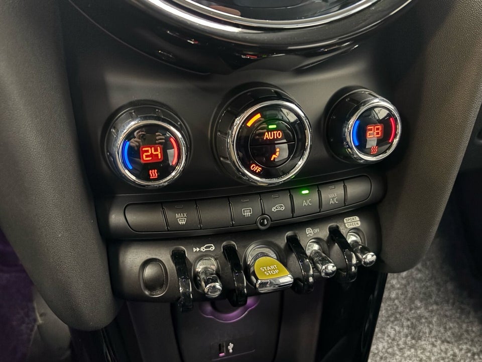 MINI Cooper SE Essential 3d