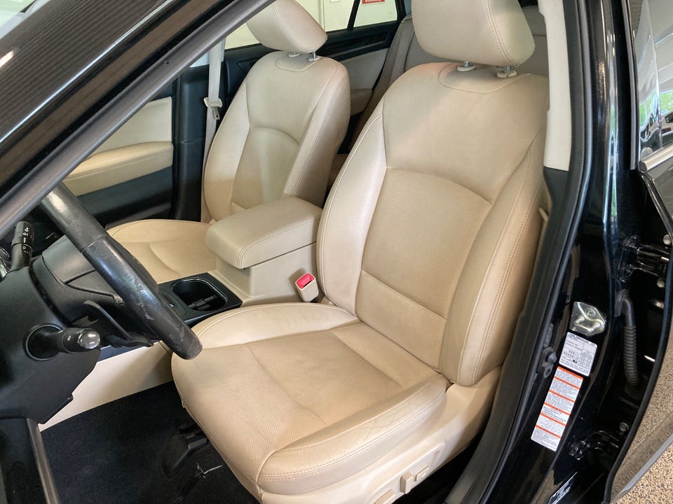 Subaru Outback 2,0 D Summit CVT AWD 5d