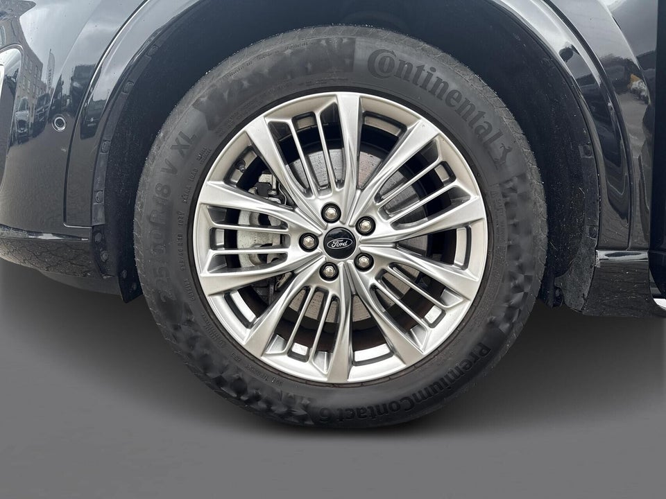 Ford Kuga 2,5 PHEV Vignale CVT 5d