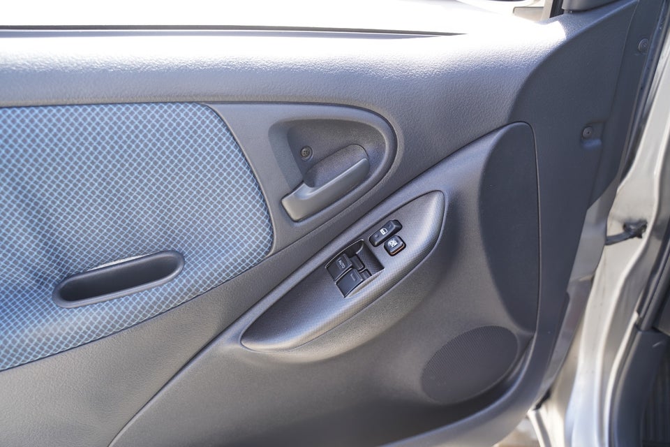 Toyota Yaris 1,3 Luna 3d