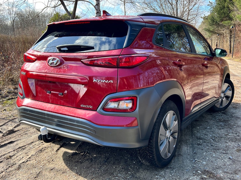 Hyundai Kona 64 EV Essential 5d