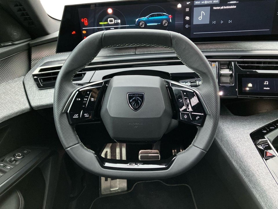 Peugeot e-3008 77 GT Pack 5d
