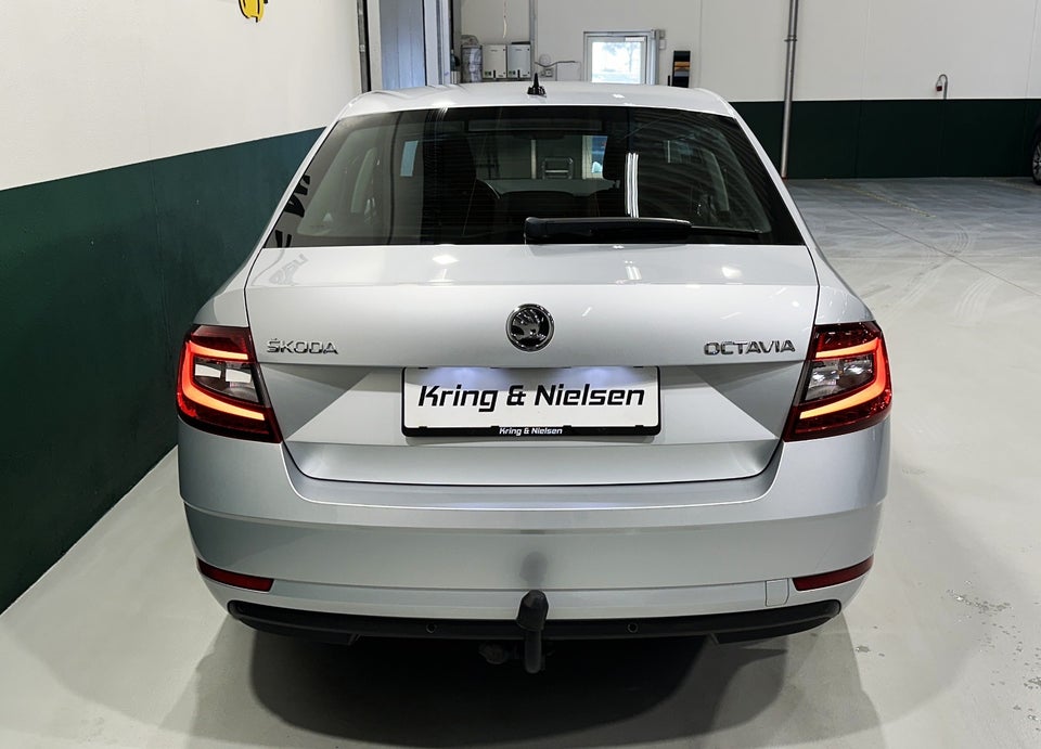 Skoda Octavia 1,6 TDi 115 Style DSG 5d