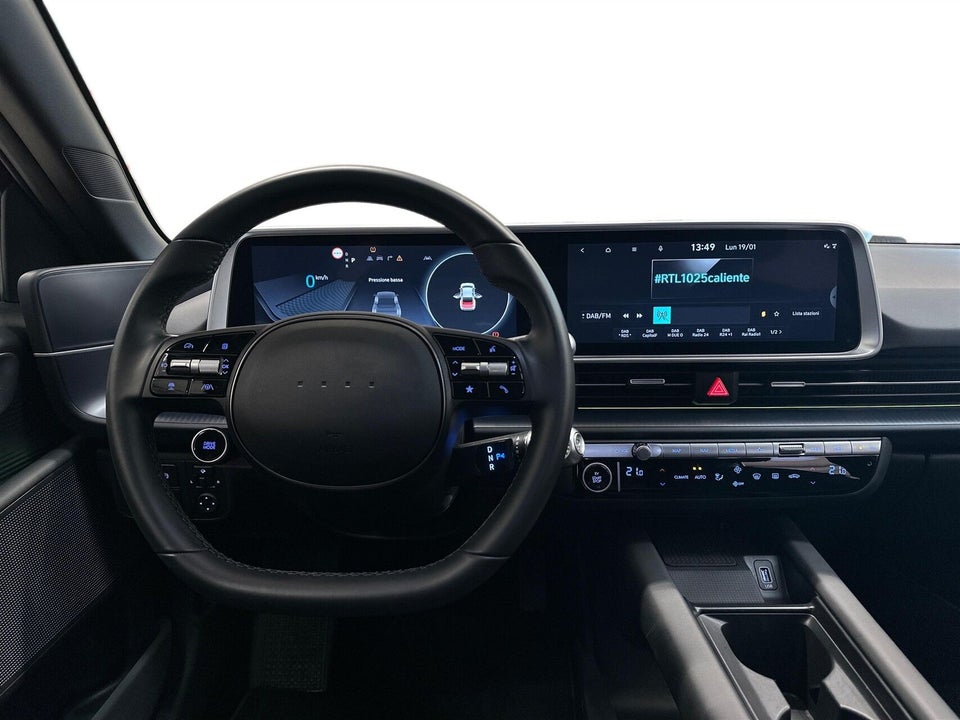 Hyundai Ioniq 6 77 Essential 4d