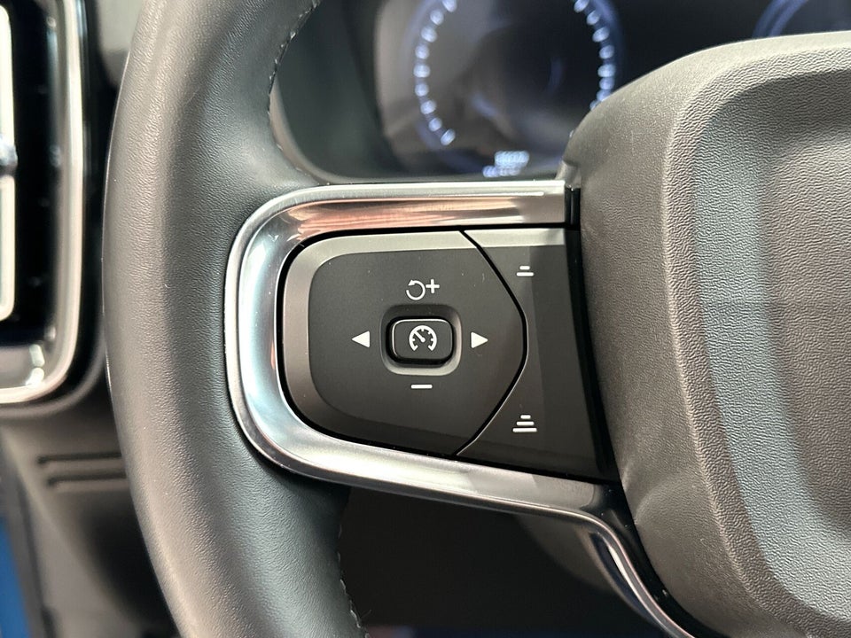 Volvo XC40 1,5 T4 ReCharge Plus Dark aut. 5d