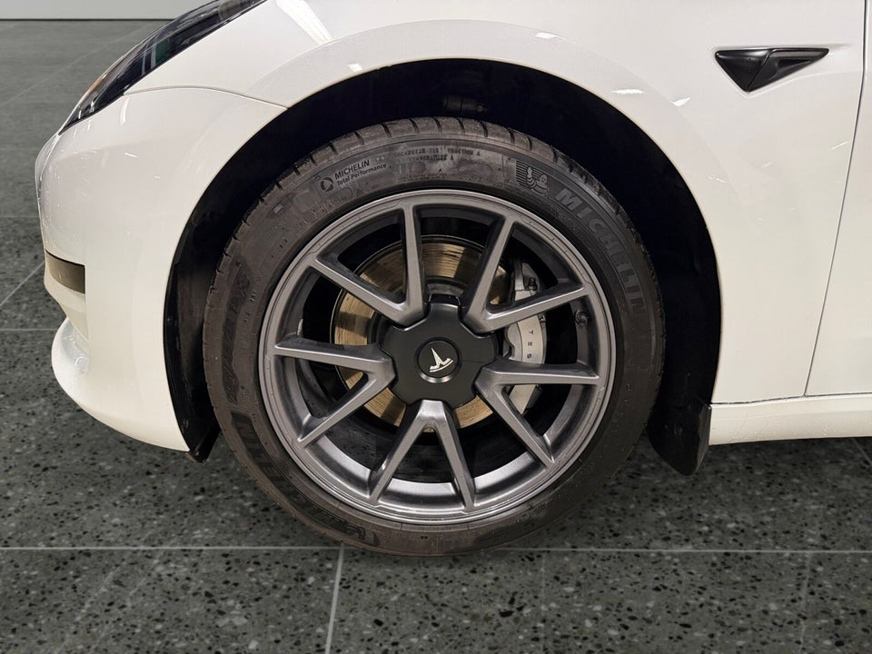 Tesla Model 3 RWD 4d