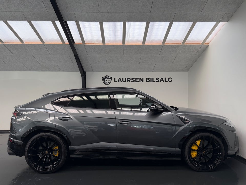 Lamborghini Urus 4,0  5d