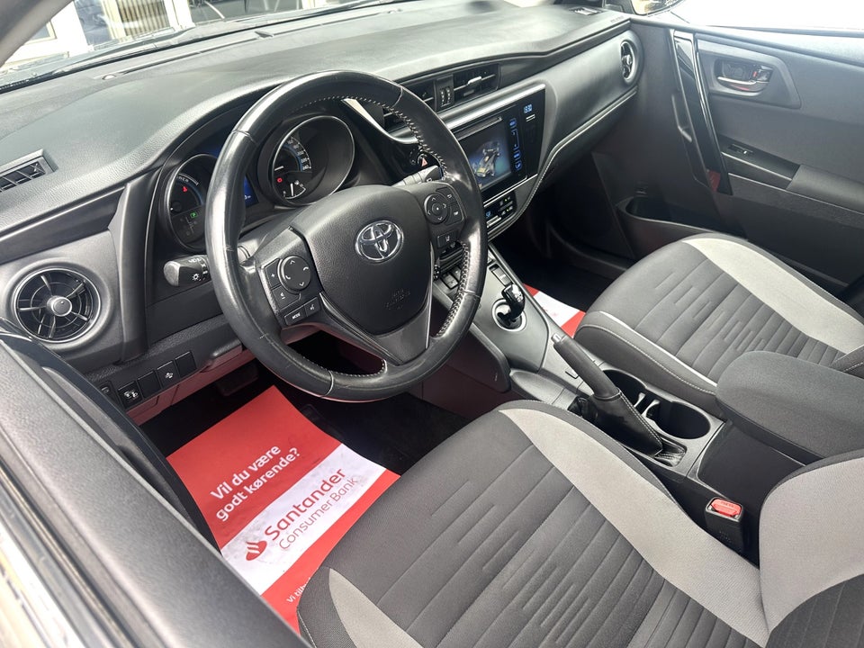 Toyota Auris 1,8 Hybrid H2 Comfort Touring Sports CVT 5d