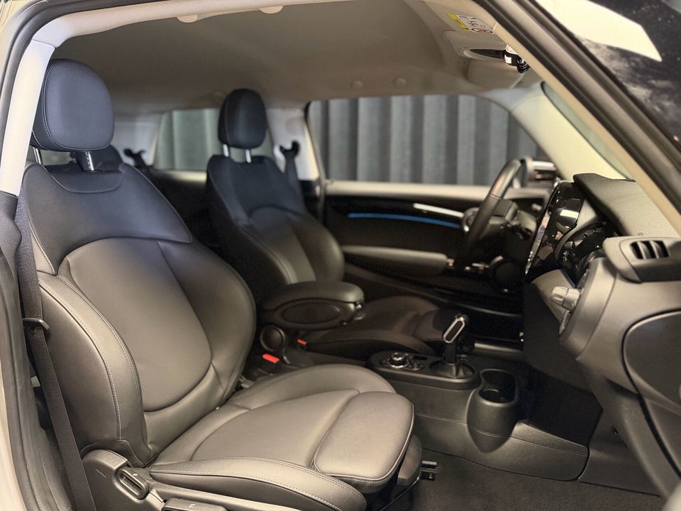 MINI Cooper SE Classic Trim 3d