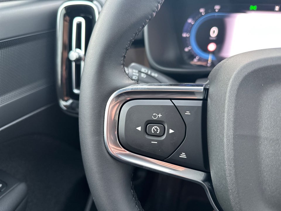 Volvo XC40 ReCharge Extended Range Plus 5d