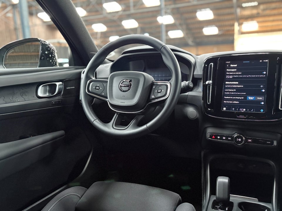 Volvo EX40 Extended Range Black Edition 5d