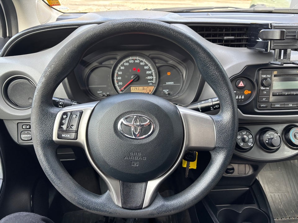 Toyota Yaris 1,0 VVT-i T1 3d