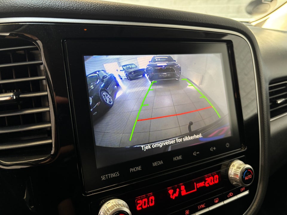 Mitsubishi Outlander 2,4 PHEV Limited CVT 4WD 5d