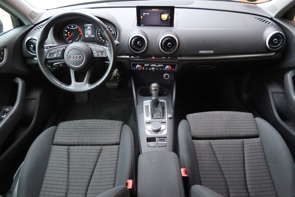 Audi A3 35 TFSi S-line Sportback S-tr. 5d
