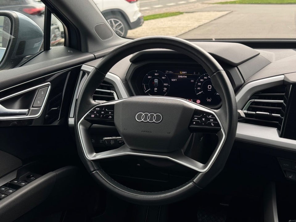 Audi Q4 e-tron 40 S-line 5d