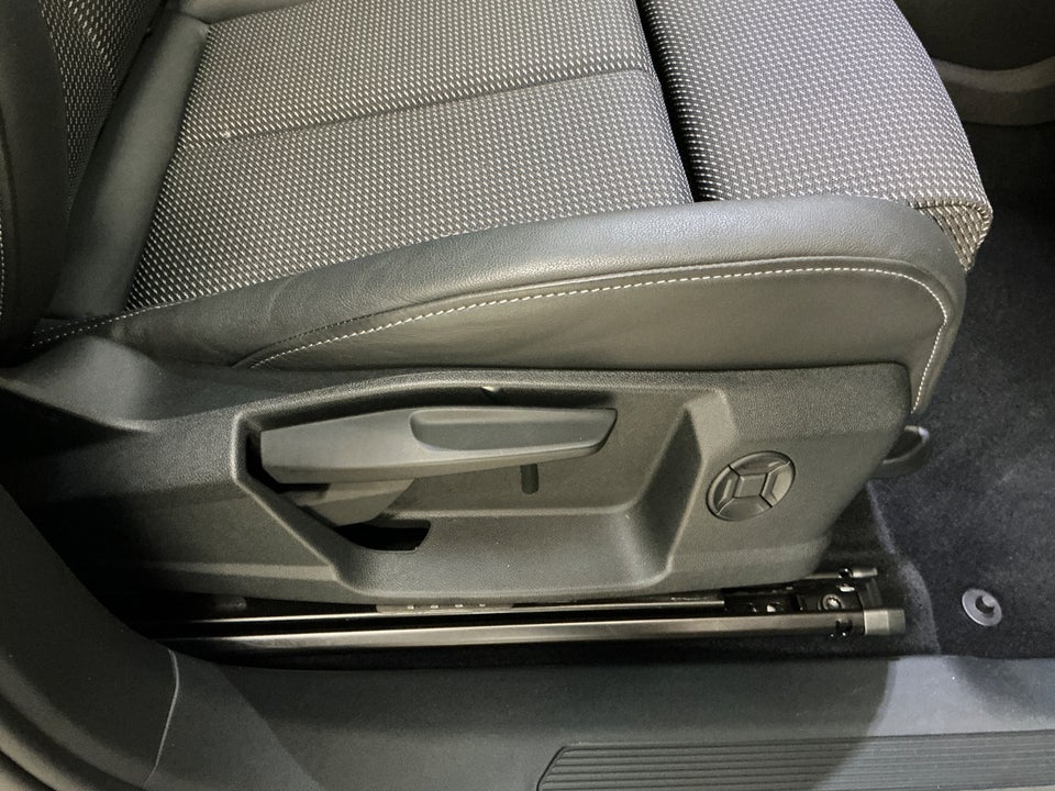 Audi Q4 e-tron 50 S-line quattro 5d