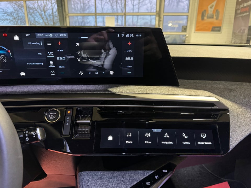 Peugeot e-5008 77 Allure 7prs 5d