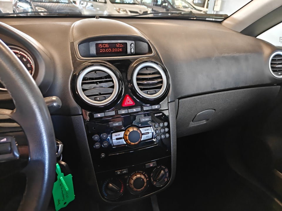 Opel Corsa 1,2 16V Cosmo 5d