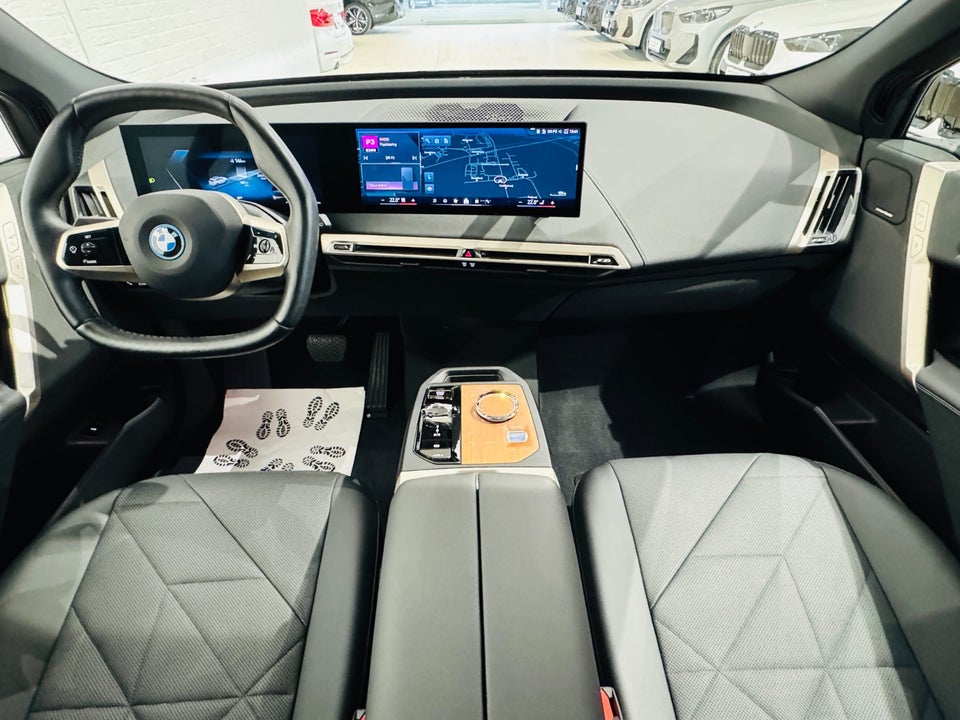 BMW iX xDrive40 Supercharged 5d