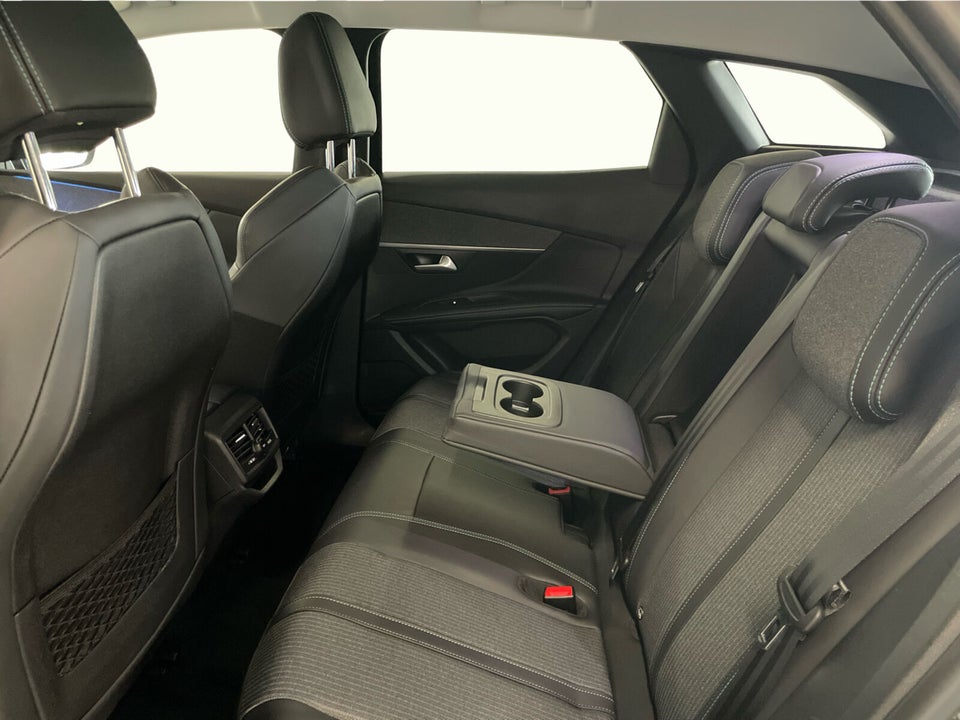 Peugeot 3008 1,6 Hybrid Selection Sport EAT8 5d