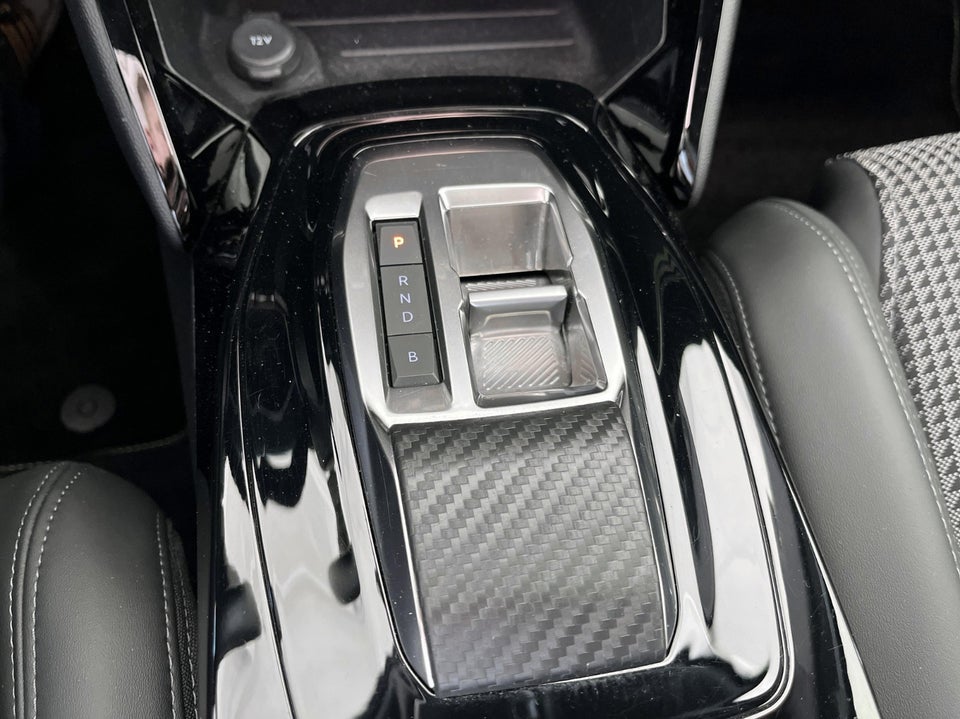 Peugeot e-2008 50 GT Sky 5d