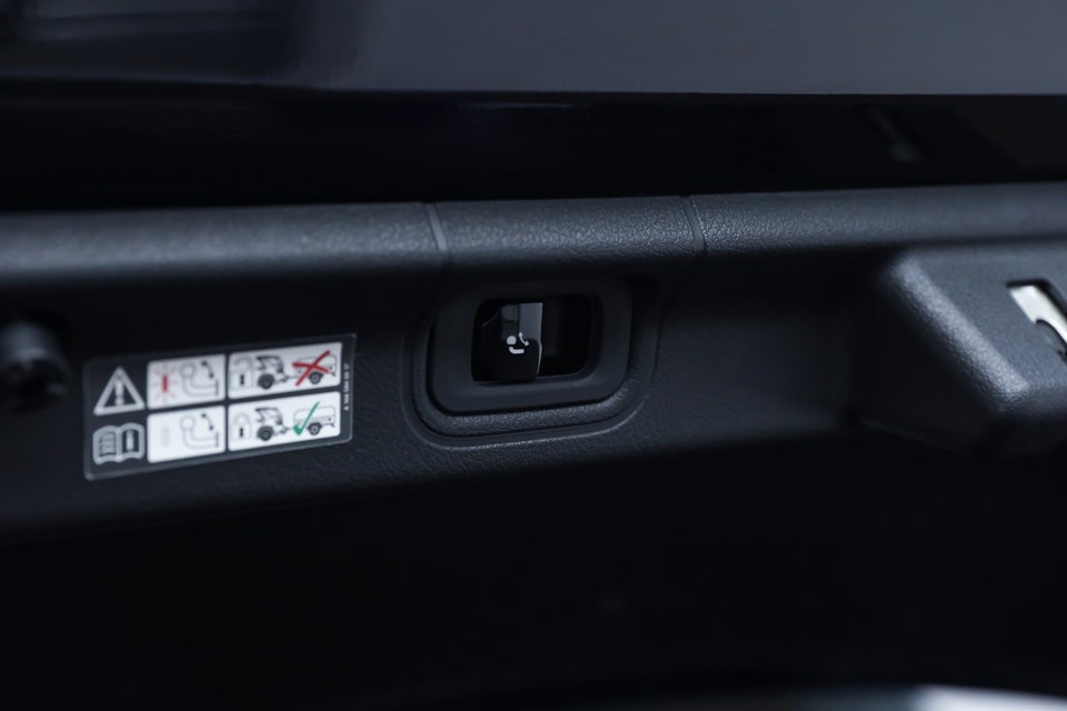 Mercedes EQE350 Electric Art 4d