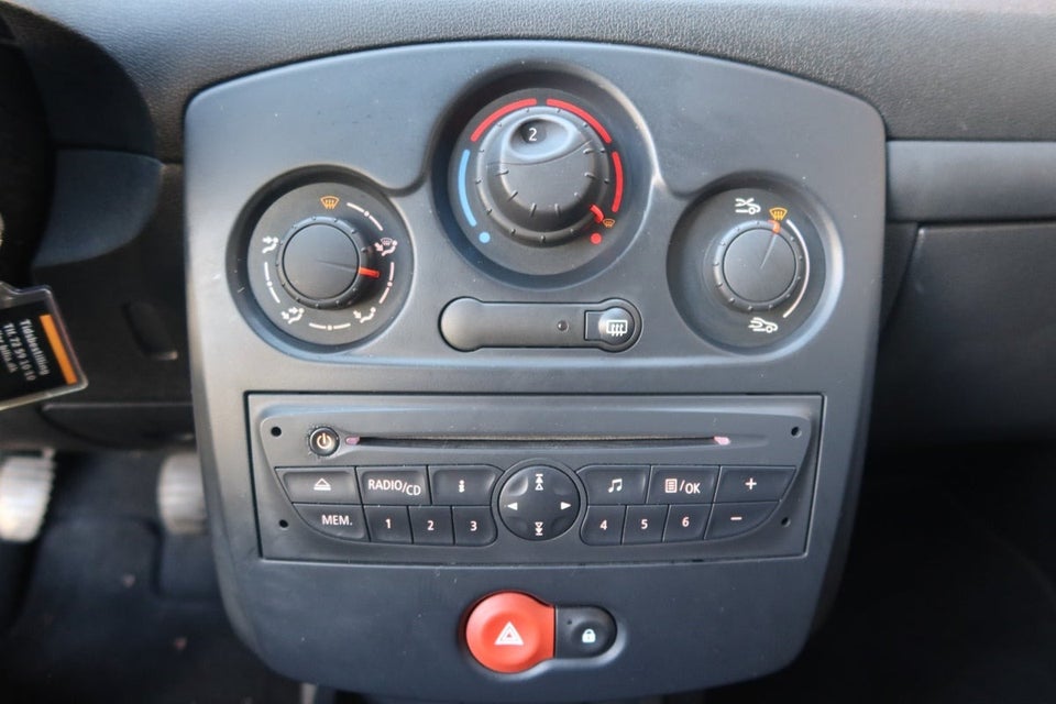 Renault Clio III 1,2 16V Authentique 3d