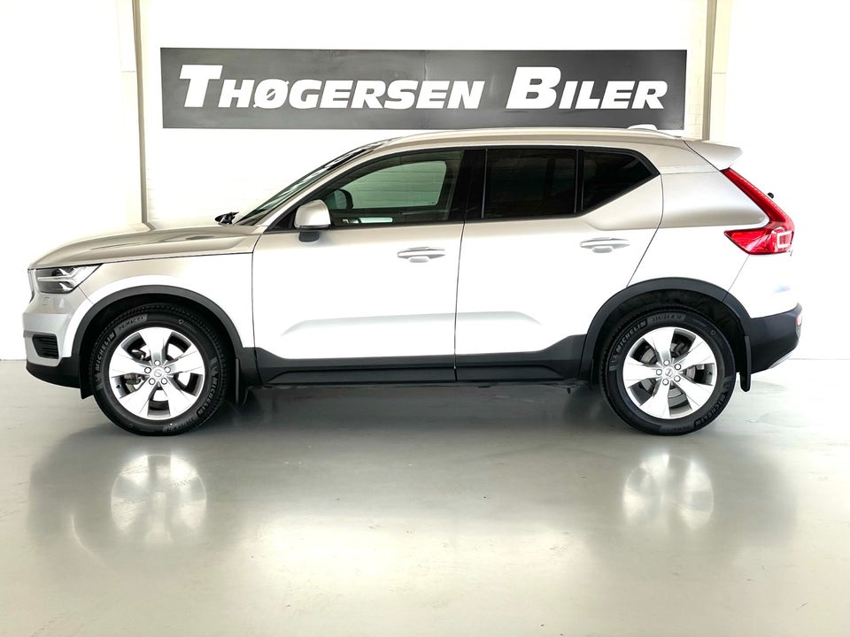 Volvo XC40 2,0 T4 190 Momentum aut. 5d