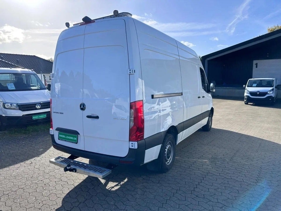 Mercedes Sprinter 317 2,0 CDi A2 Kassevogn aut. RWD