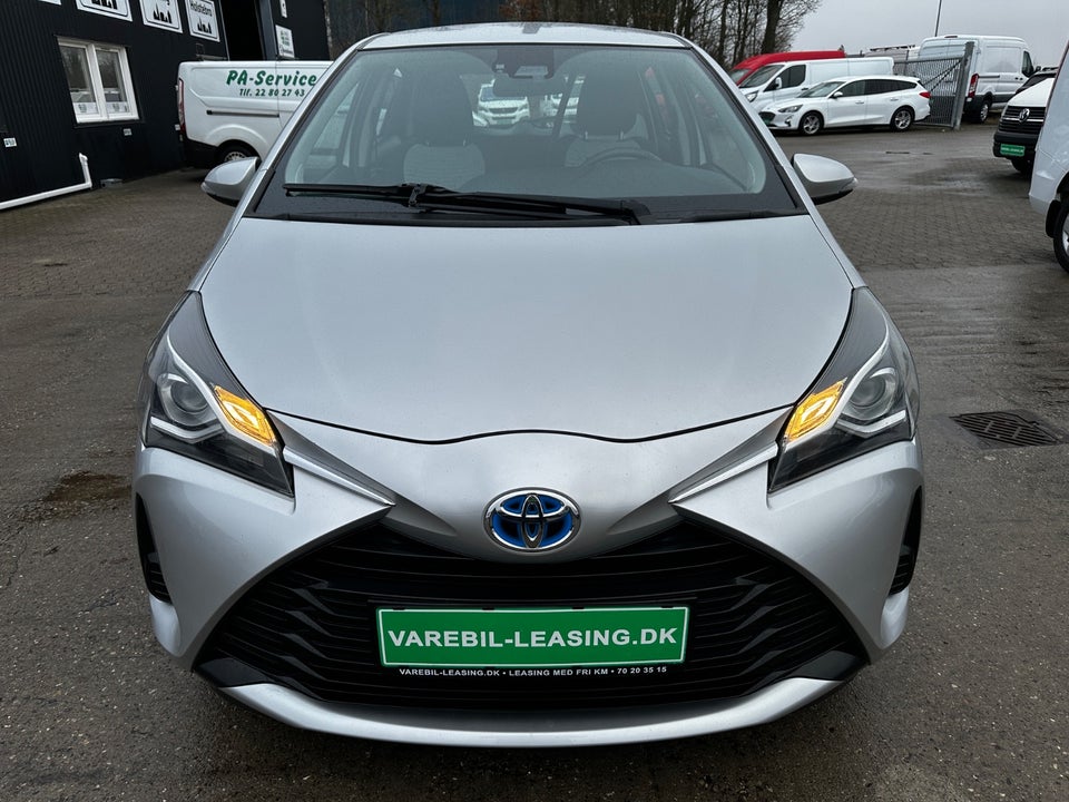 Toyota Yaris 1,5 Hybrid CHIC e-CVT Van 5d