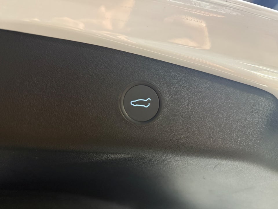 Tesla Model 3 Standard Range+ RWD 4d