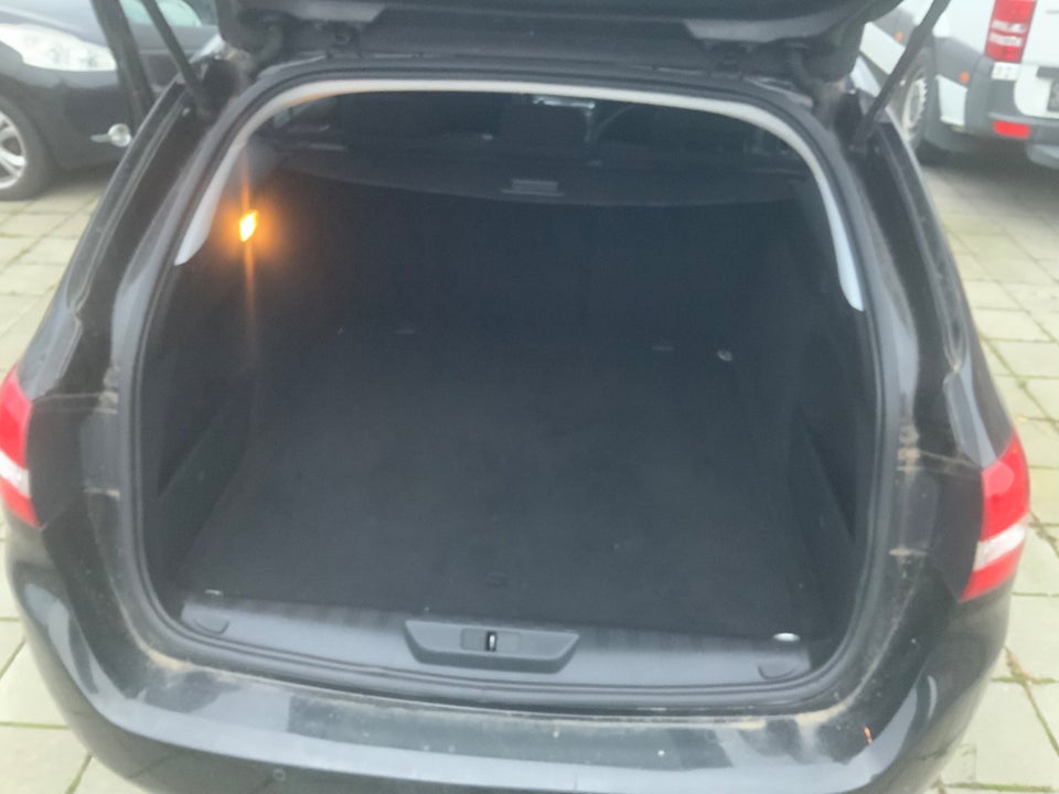 Peugeot 308 1,2 e-THP 110 Access SW 5d