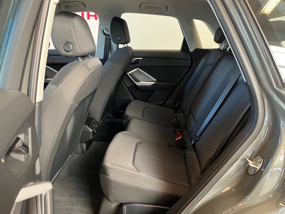 Audi Q3 45 TFSi e Attitude plus S-tr. 5d