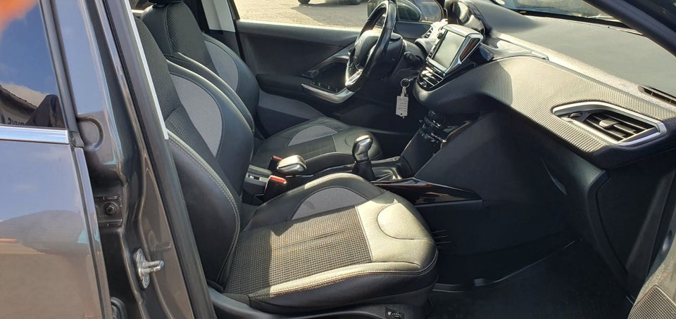 Peugeot 2008 1,2 e-THP 110 Allure Sky 5d