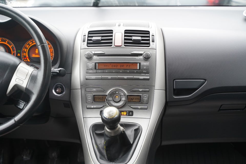 Toyota Auris 1,6 Luna 5d