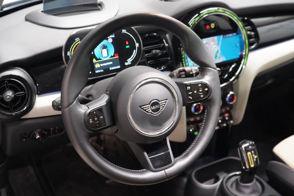 MINI Cooper SE Classic Trim 3d