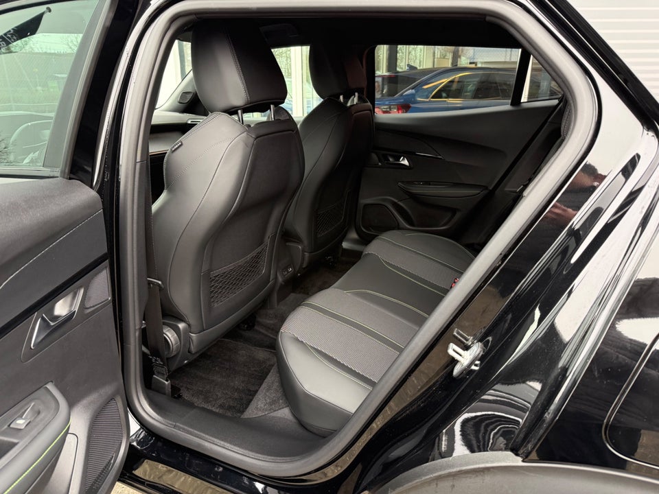 Peugeot e-2008 54 GT 5d