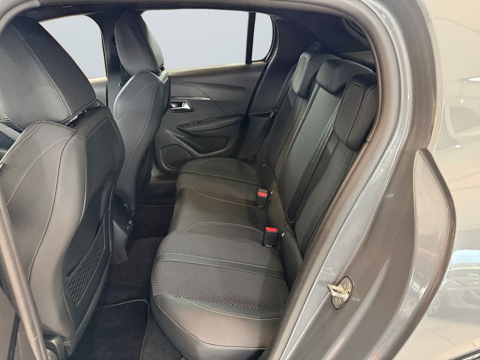 Peugeot e-208 54 GT 5d