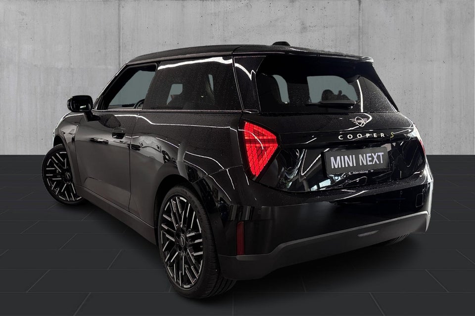 MINI Cooper SE Favoured Trim M 3d