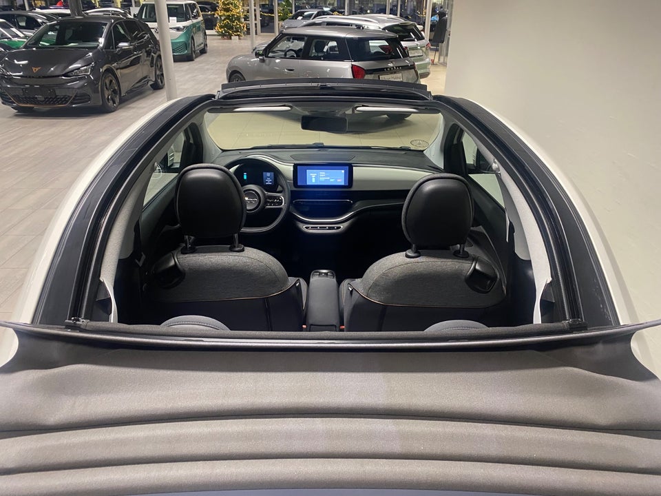 Fiat 500e 42 Icon Cabrio 2d