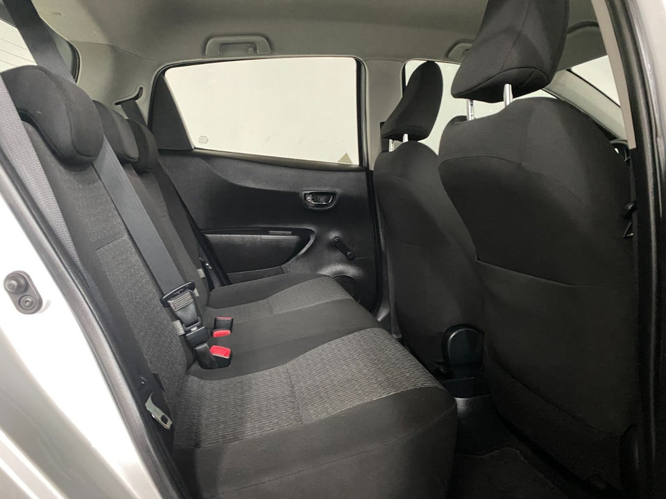 Toyota Yaris 1,0 VVT-i T1 5d