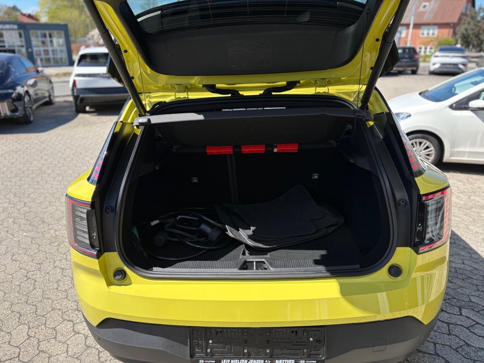 Volvo EX30 Extended Range Plus 5d