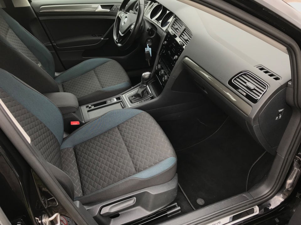 VW Golf VII 1,6 TDi 115 IQ.Drive 5d