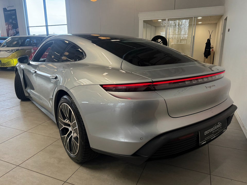 Porsche Taycan Performance+ 4d