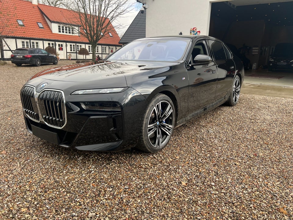 BMW i7 xDrive60 M-Sport 4d